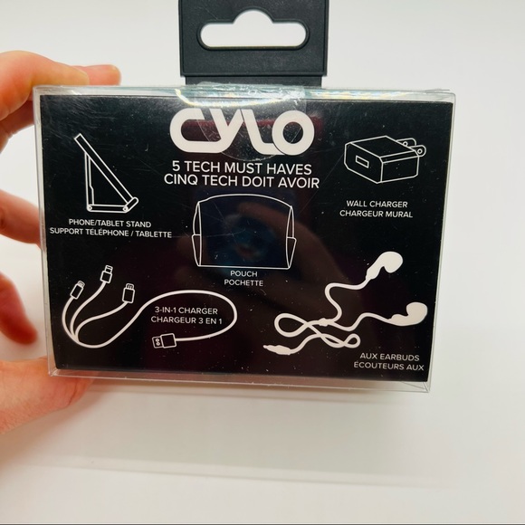 NWT Take Me Away Green Tech Set with phone stand, wall charger, 3-in-1 charger + - Picture 2 of 6